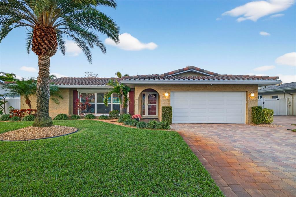 13233 88th Avenue Seminole, FL 33776 - Photo 4 of 38