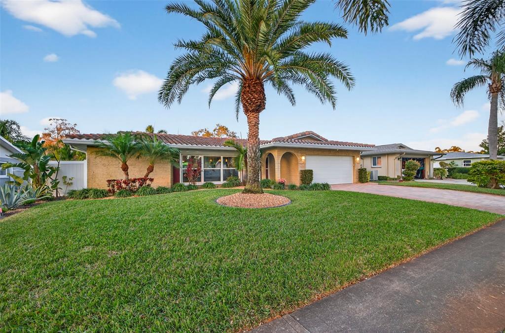 13233 88th Avenue Seminole, FL 33776 - Photo 5 of 38