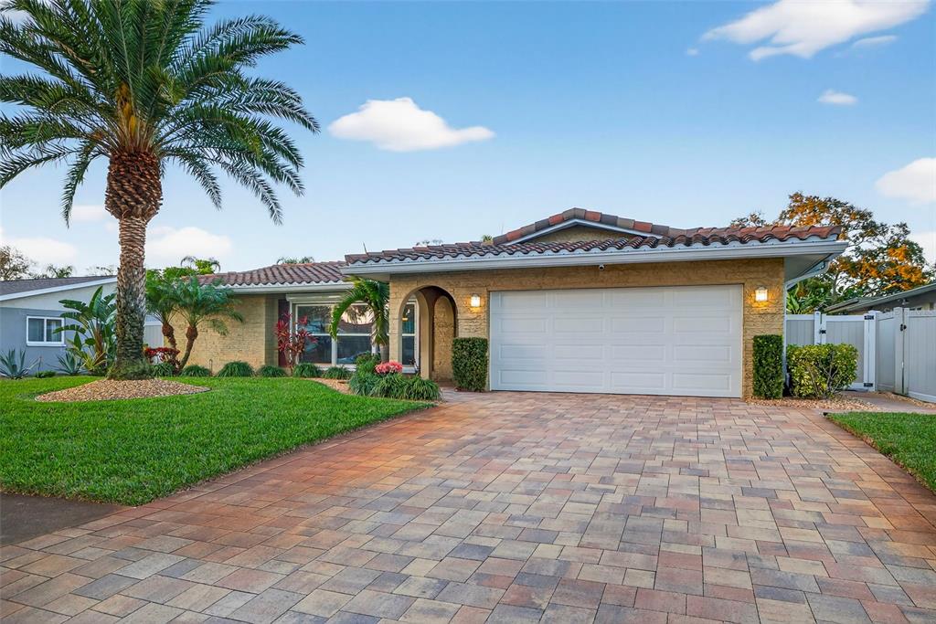 13233 88th Avenue Seminole, FL 33776 - Photo 6 of 38