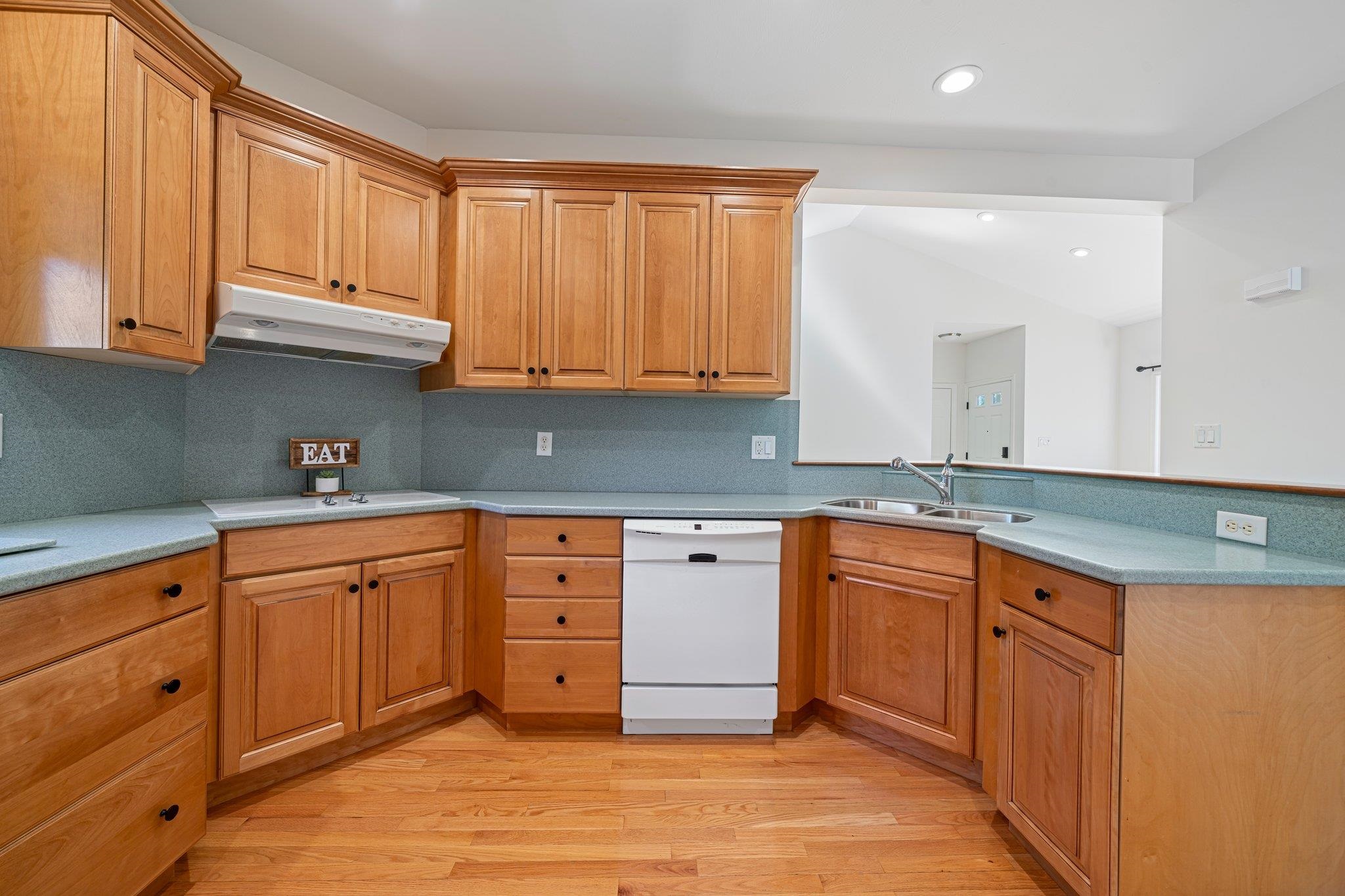 36 Mountain Village Road Salem, NH 03079 - Photo 6 of 35 Gallery Image 6