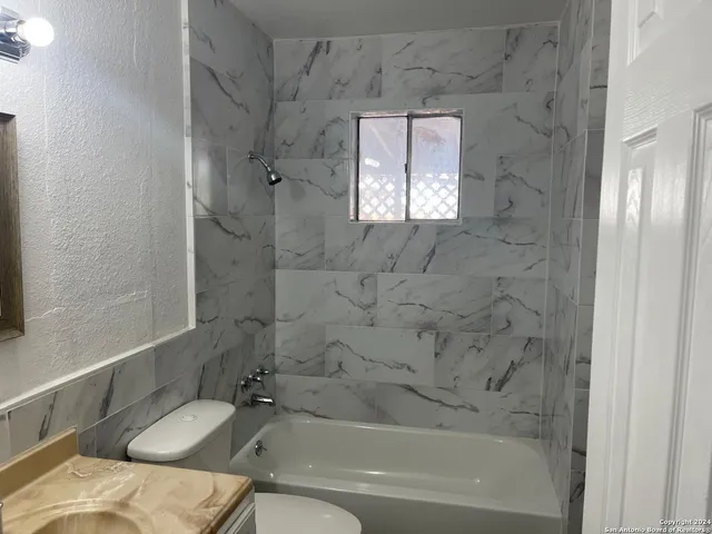 $1,100 | 516 East Holland Street, Crystal City, TX 78839