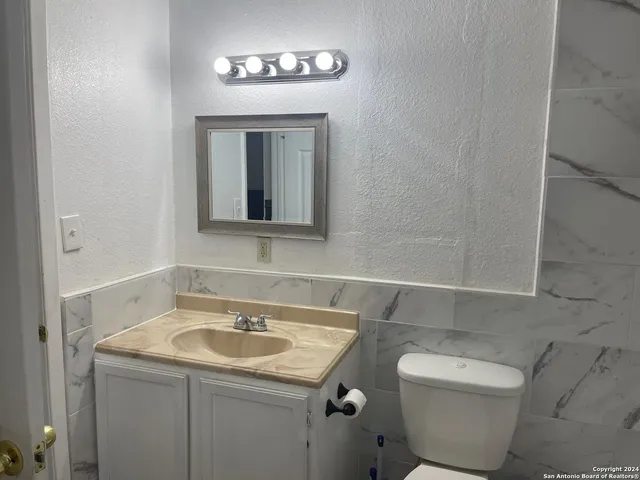 $1,100 | 516 East Holland Street, Crystal City, TX 78839