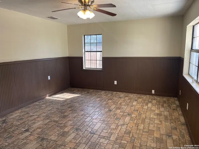 $1,100 | 516 East Holland Street, Crystal City, TX 78839