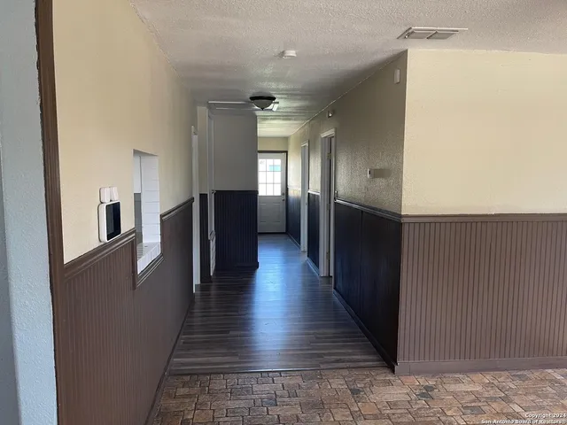 $1,100 | 516 East Holland Street, Crystal City, TX 78839