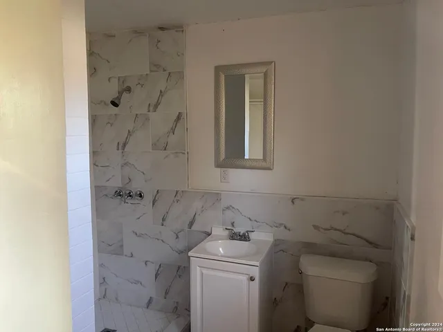 $1,100 | 516 East Holland Street, Crystal City, TX 78839