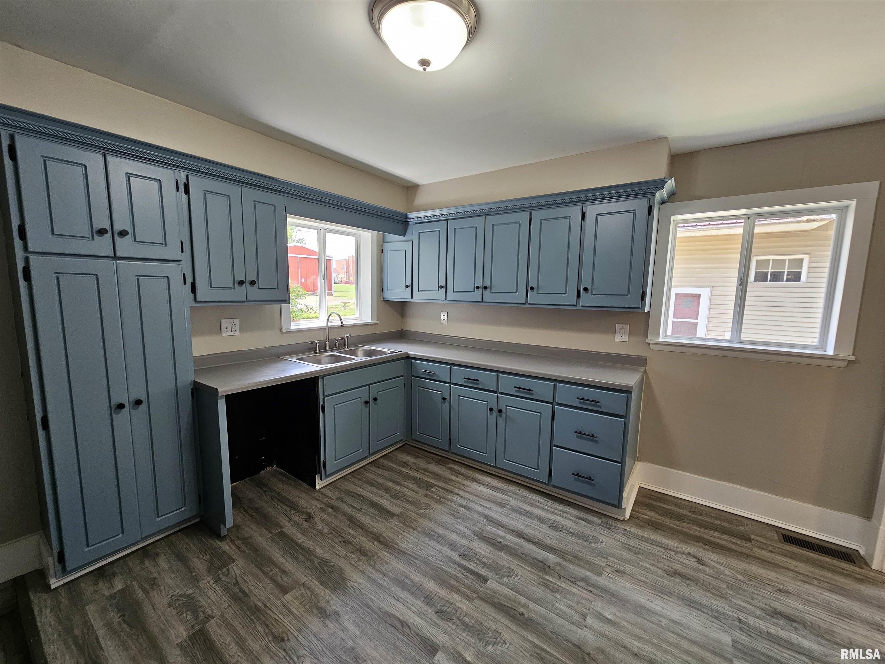 719 Harrison Street Mount Vernon, IL 62864 - Photo 12 of 19 Gallery Image 12
