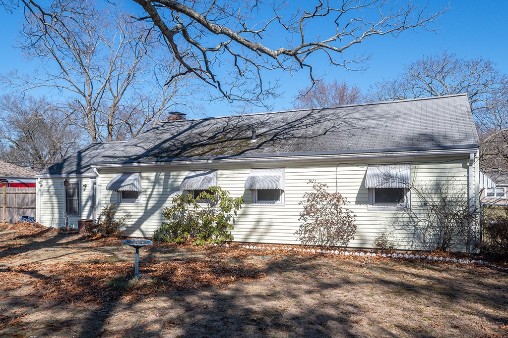 239 Richmond Drive Warwick, RI 02888 - Photo 4 of 11 Back of House