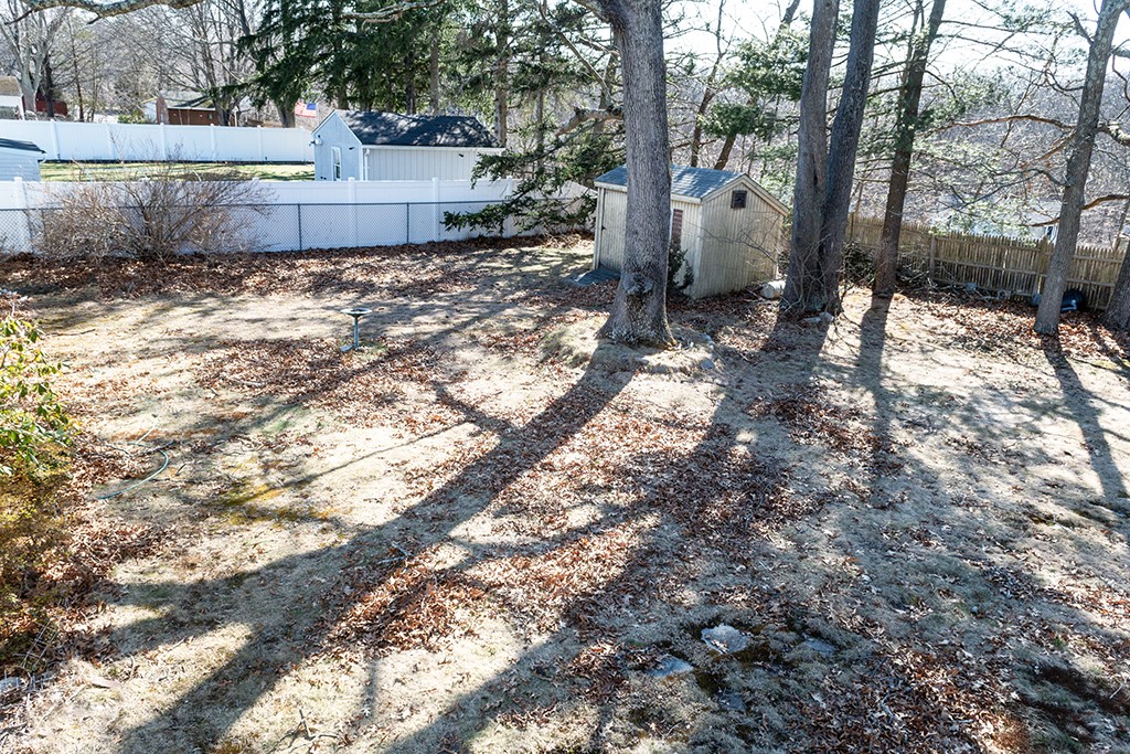 239 Richmond Drive Warwick, RI 02888 - Photo 6 of 11