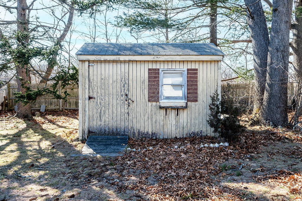 239 Richmond Drive Warwick, RI 02888 - Photo 7 of 11 Shed