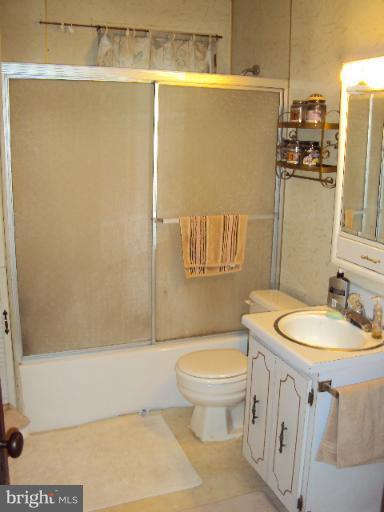 234 Wanda Road Pasadena, MD 21122 - Photo 3 of 9 Bath