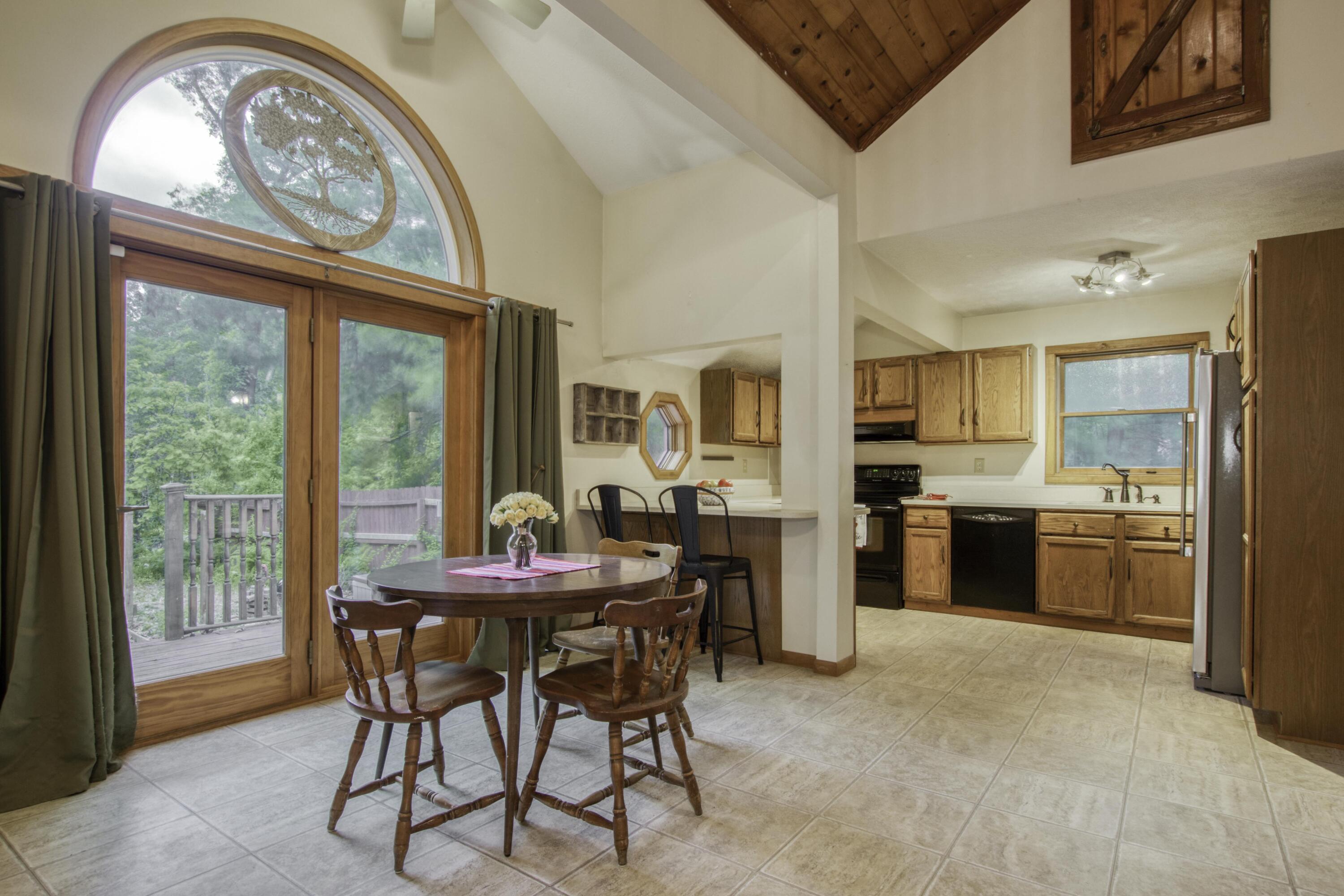 11992 Keiber Road Greenville, MI 48838 - Photo 11 of 48 Dining/Kitchen