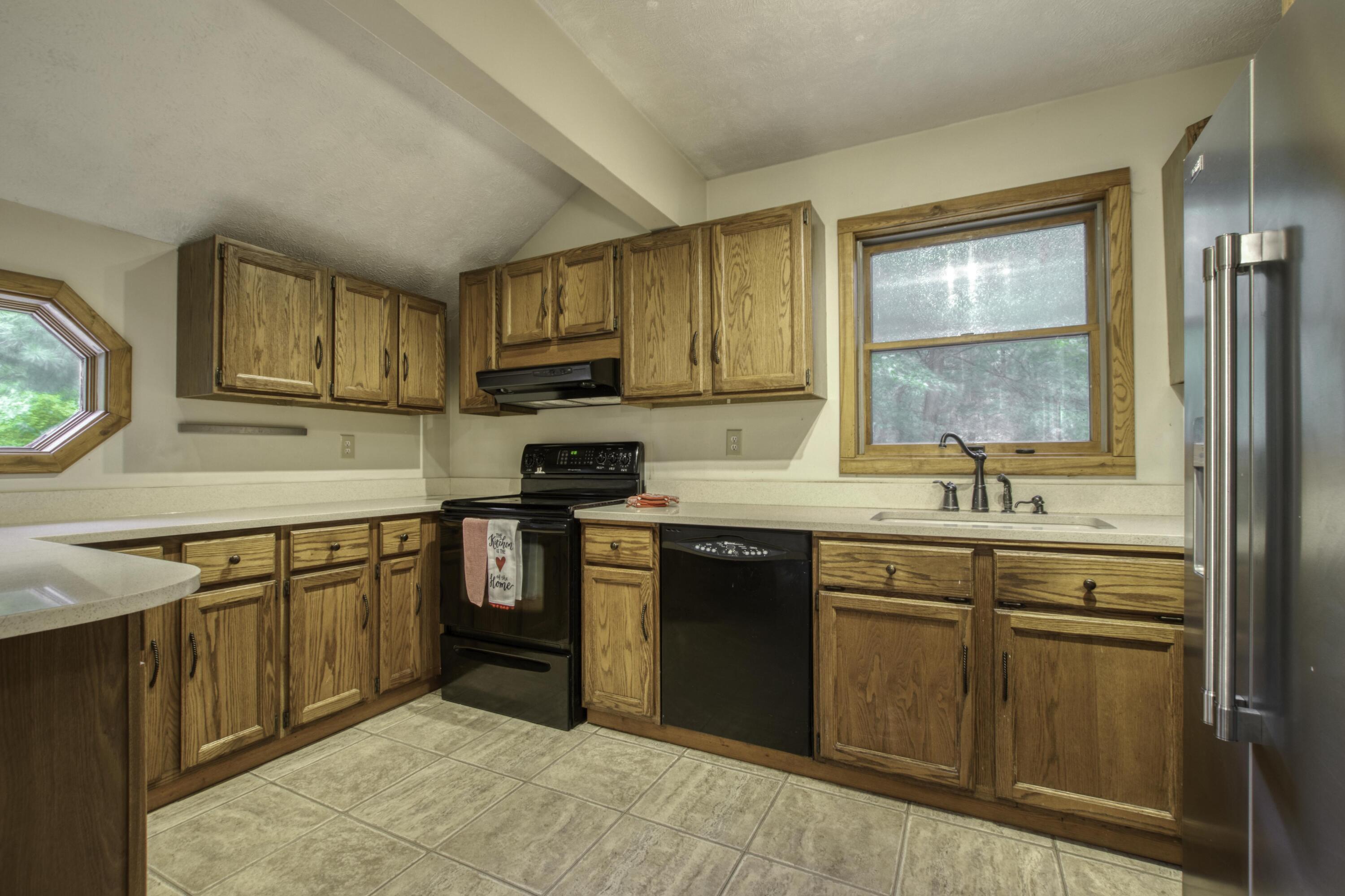 11992 Keiber Road Greenville, MI 48838 - Photo 13 of 48 Kitchen