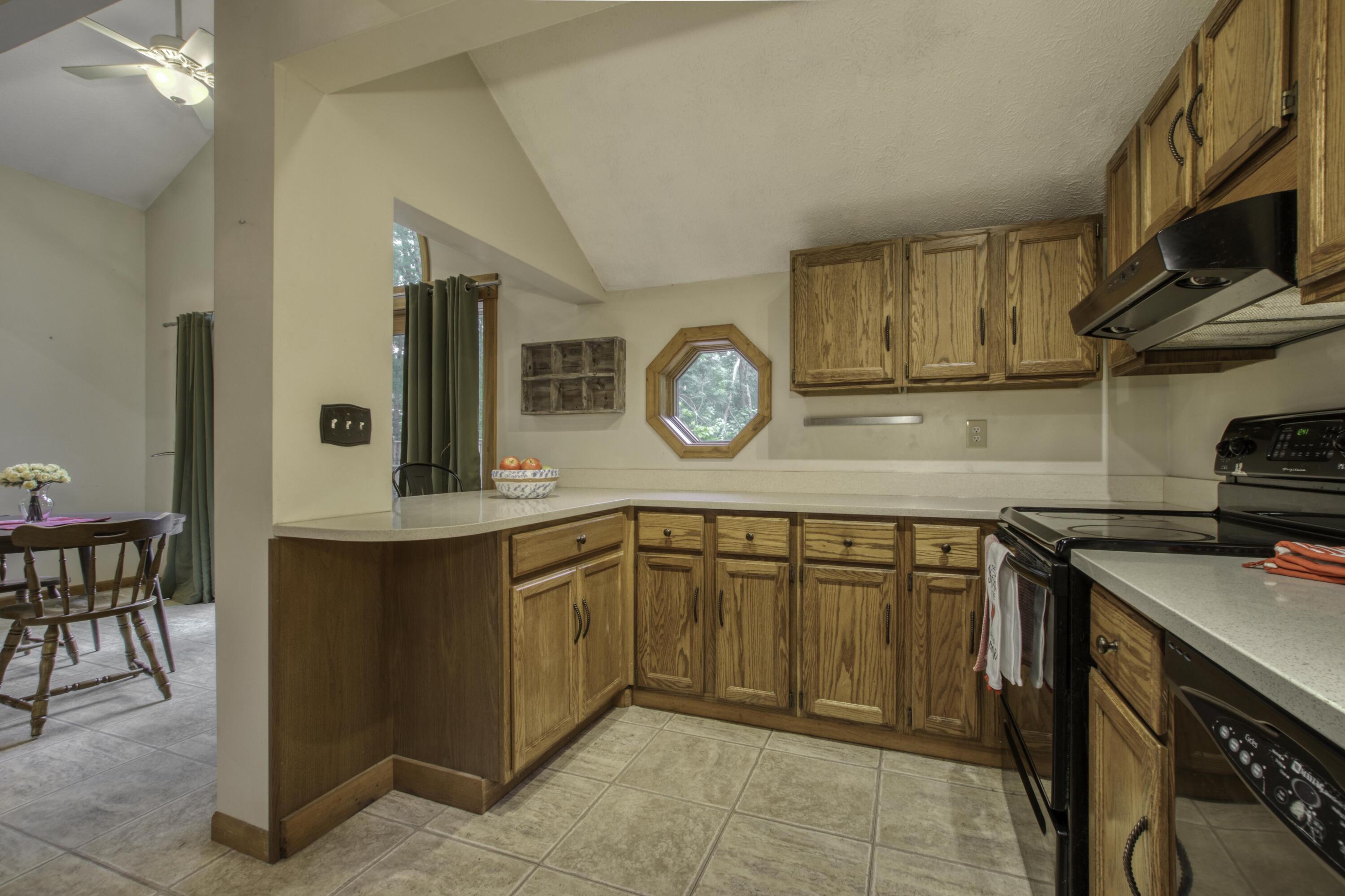11992 Keiber Road Greenville, MI 48838 - Photo 14 of 48 Kitchen