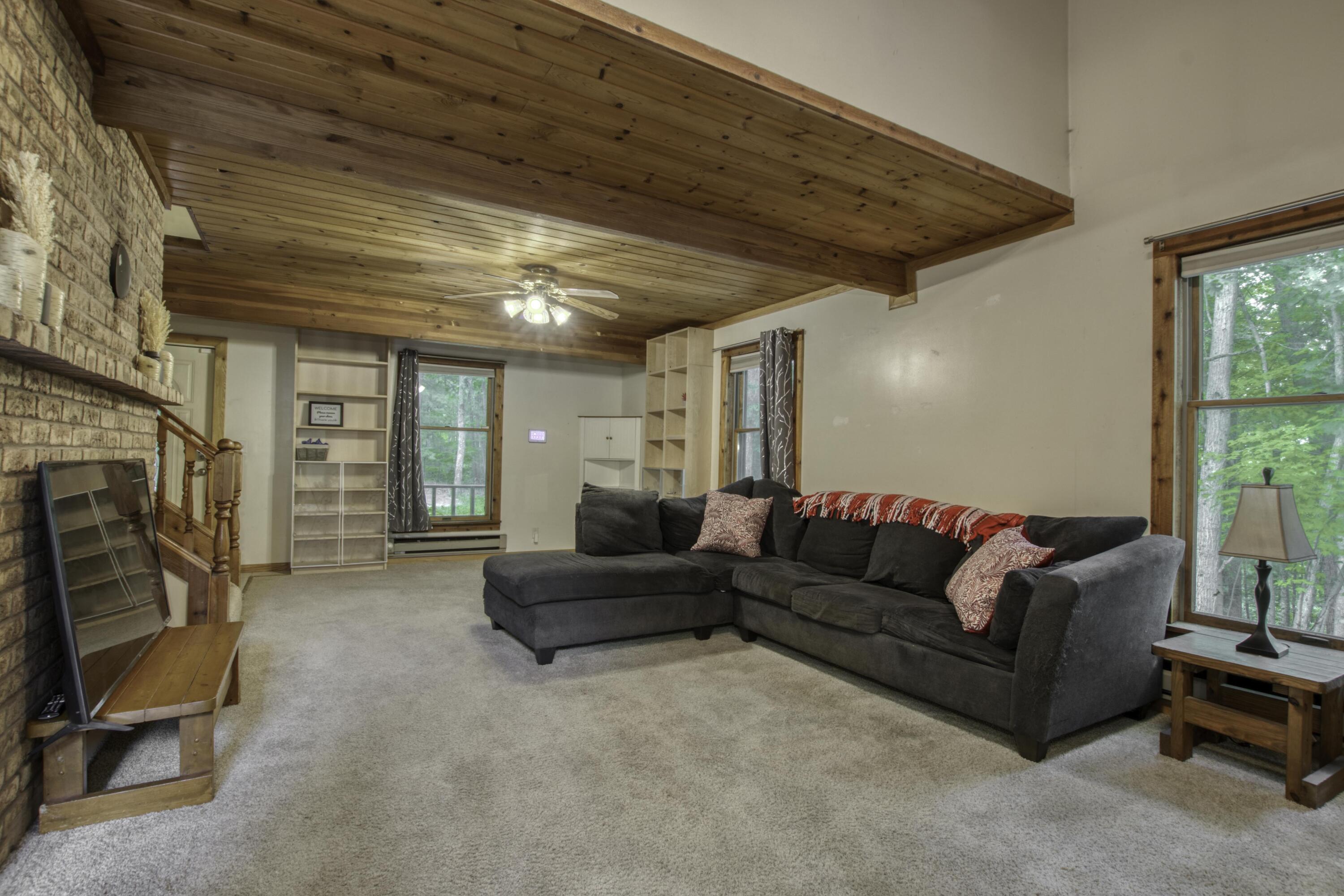 11992 Keiber Road Greenville, MI 48838 - Photo 6 of 48 Living Room