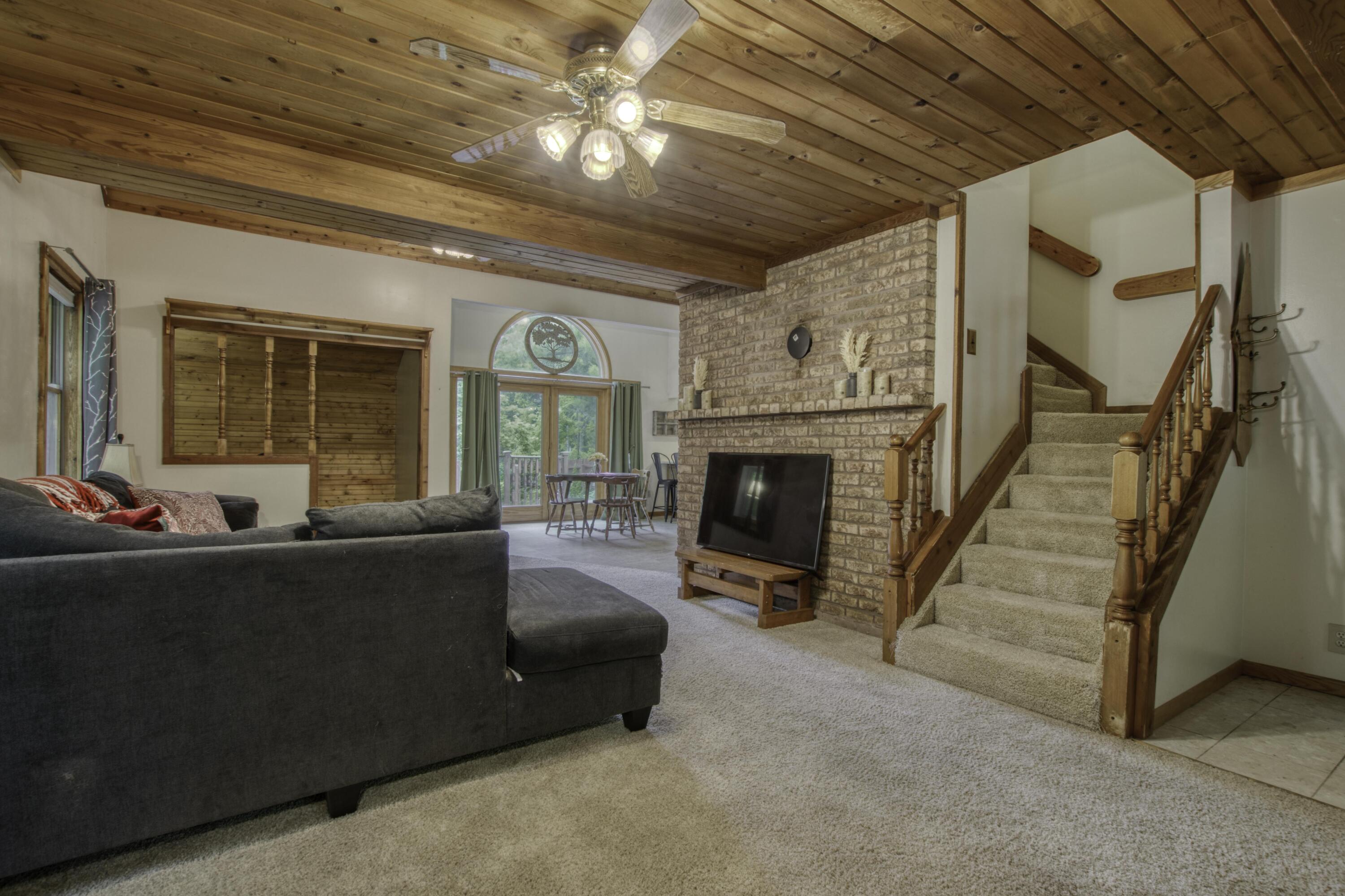 11992 Keiber Road Greenville, MI 48838 - Photo 7 of 48 Living Room
