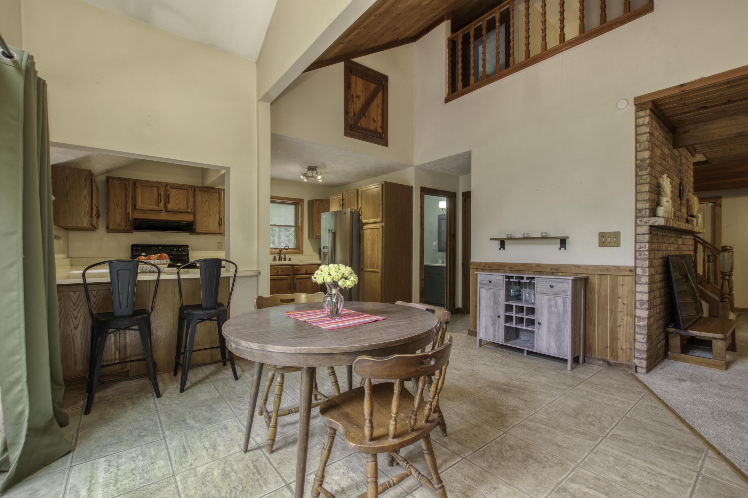 11992 Keiber Road Greenville, MI 48838 - Photo 10 of 48 Dining/Kitchen