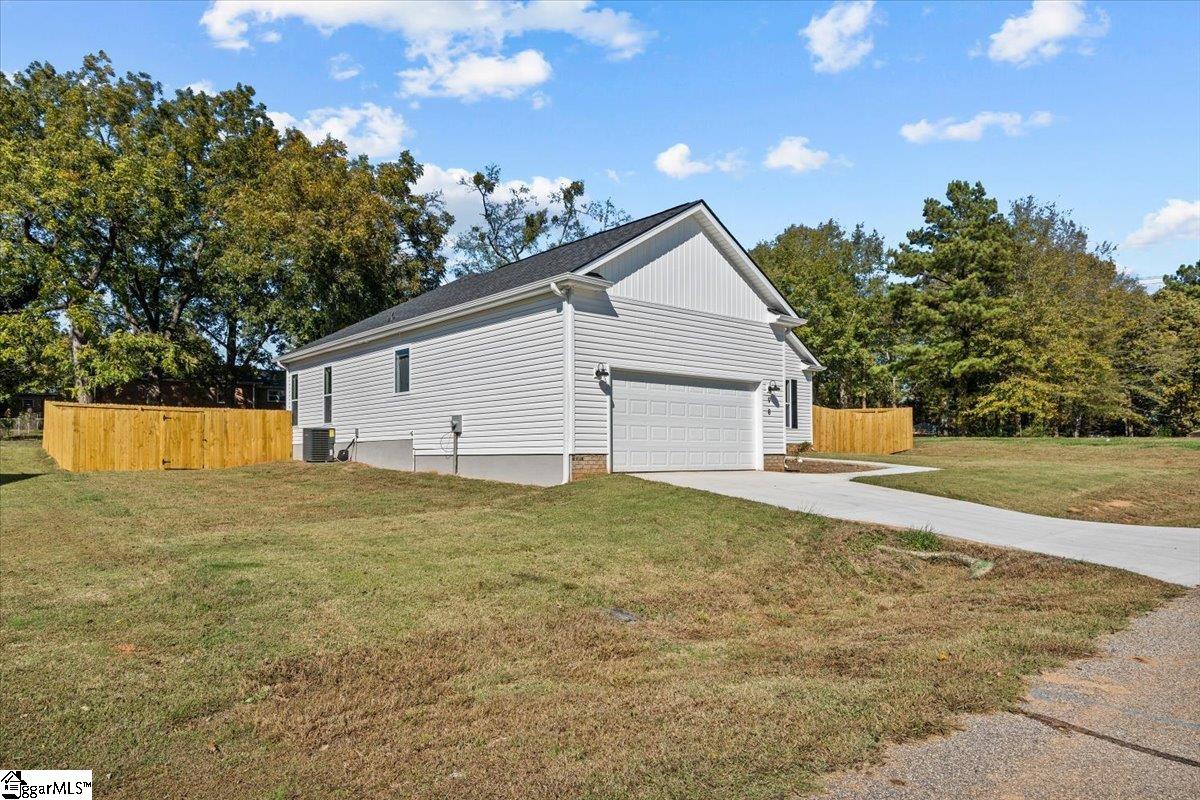 98 Rhoe Circle Anderson, SC 29621 - Photo 3 of 28 Gallery Image 3