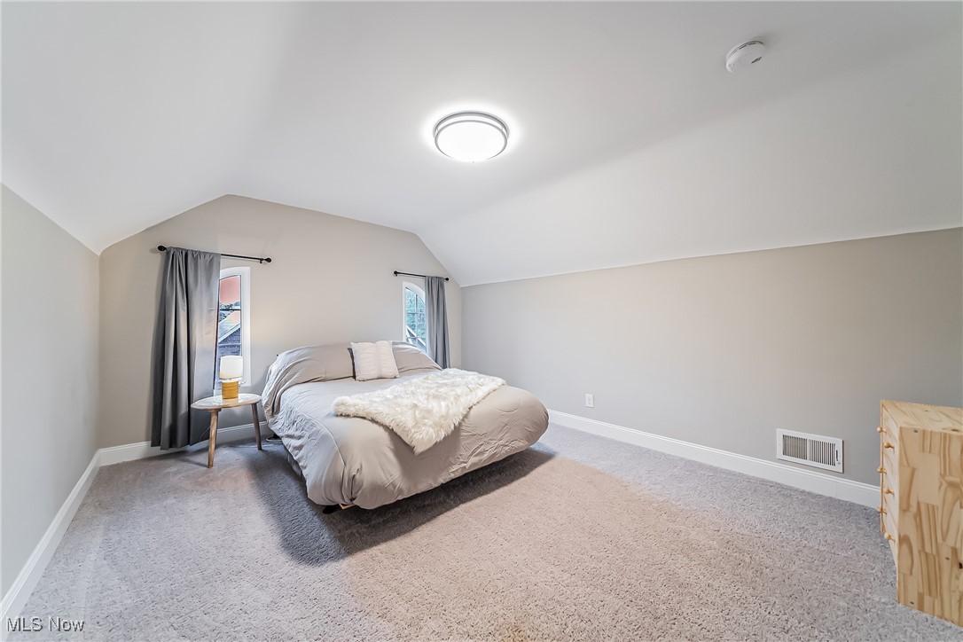 3320 Lee Road Cleveland, OH 44120 - Photo 29 of 37