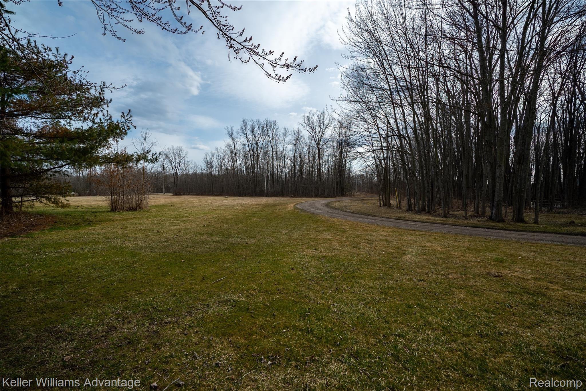 6157 East Clyde Road Howell, MI 48855 - Photo 45 of 46 EClydeRd_6157_Front Yard 3.jpg