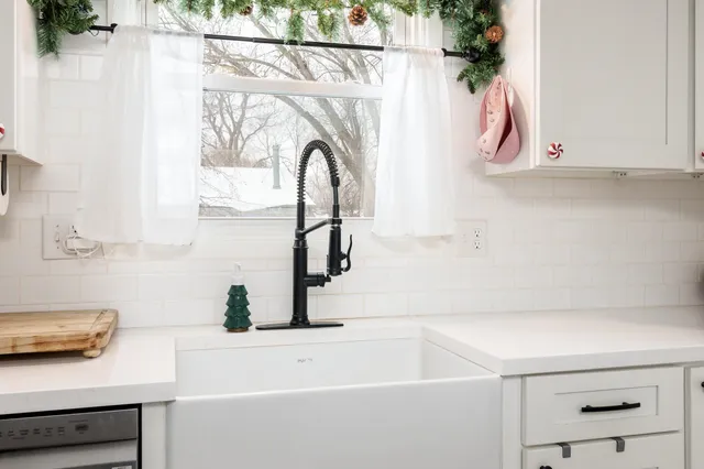 $230,000 | 1517 Minns Drive, Machesney Park, IL 61115