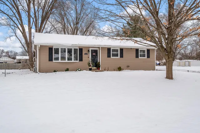 $230,000 | 1517 Minns Drive, Machesney Park, IL 61115