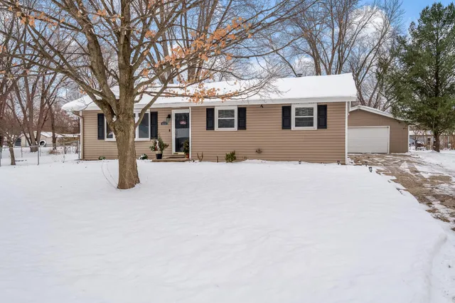 $230,000 | 1517 Minns Drive, Machesney Park, IL 61115