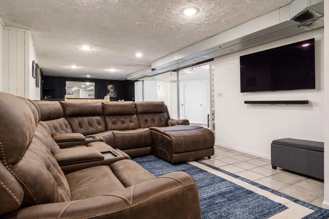 $230,000 | 1517 Minns Drive, Machesney Park, IL 61115