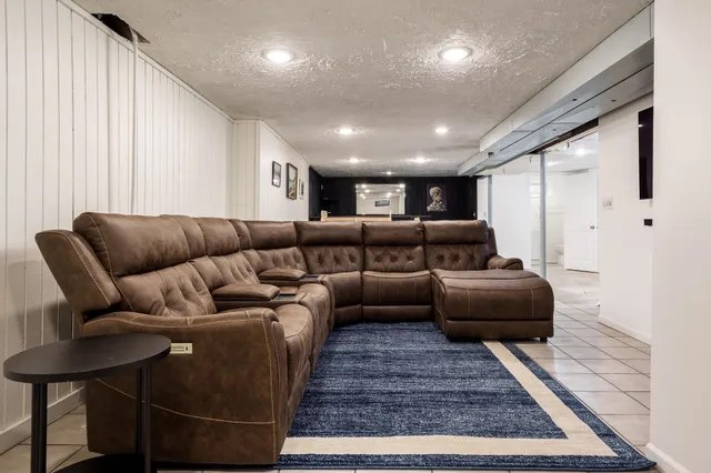 $230,000 | 1517 Minns Drive, Machesney Park, IL 61115