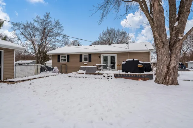 $230,000 | 1517 Minns Drive, Machesney Park, IL 61115