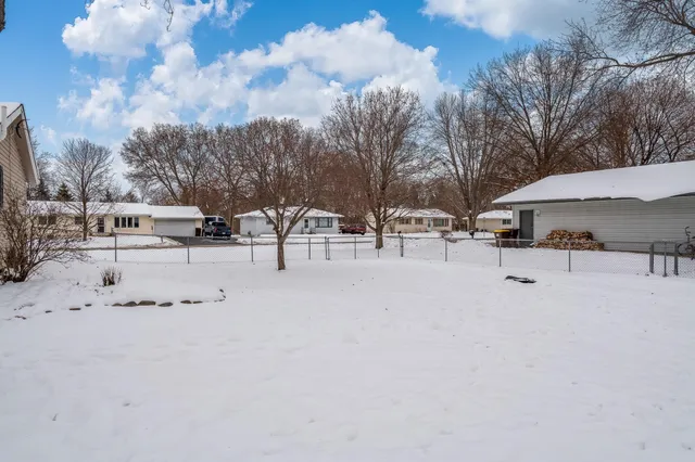 $230,000 | 1517 Minns Drive, Machesney Park, IL 61115