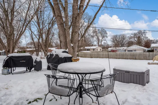 $230,000 | 1517 Minns Drive, Machesney Park, IL 61115