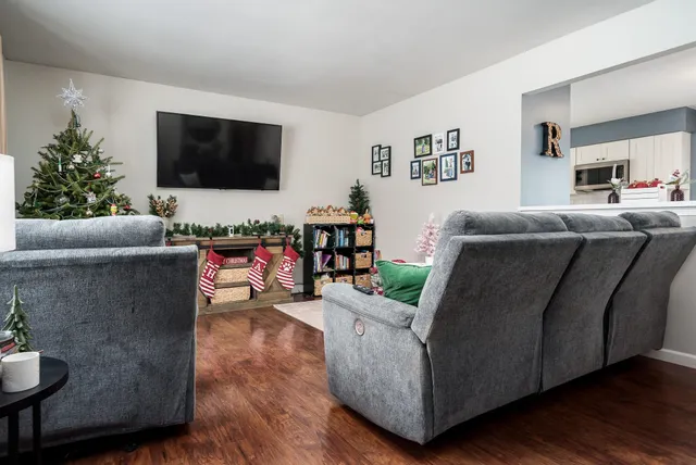 $230,000 | 1517 Minns Drive, Machesney Park, IL 61115