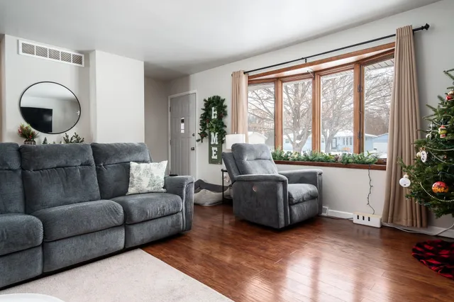 $230,000 | 1517 Minns Drive, Machesney Park, IL 61115