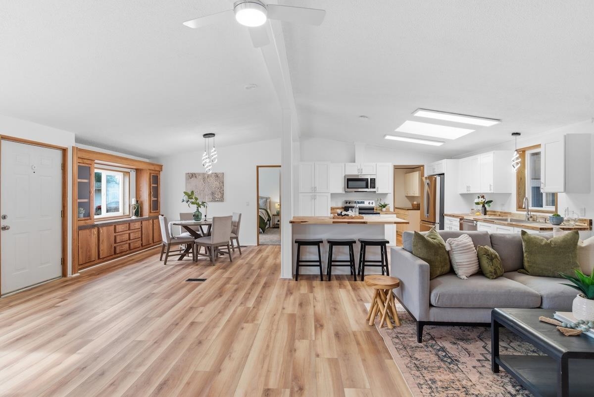 3419 East Garrison Lane Mead, WA 99021 - Photo 5 of 26