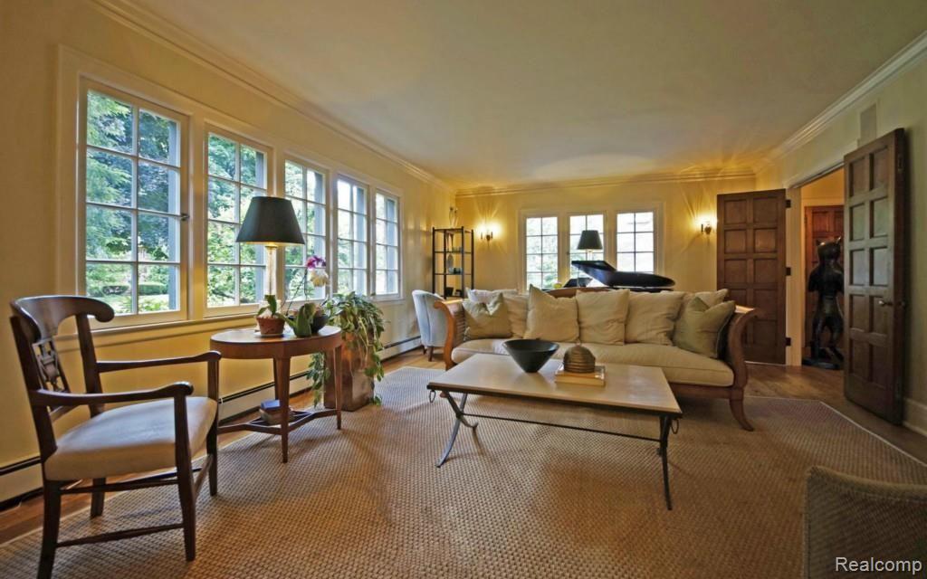454 Rivard Boulevard Grosse Pointe, MI 48230 - Photo 13 of 23 13-photo-web-1680x1050-272044.jpg