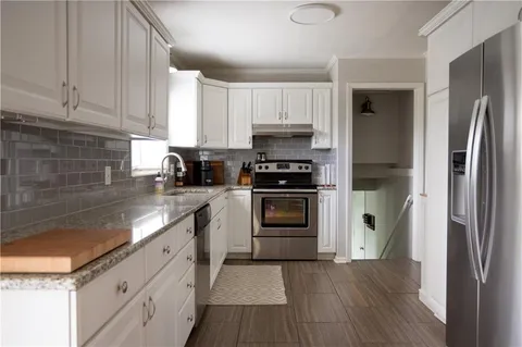 $449,000 | 3813 West 79th Street, Prairie Village, KS 66208