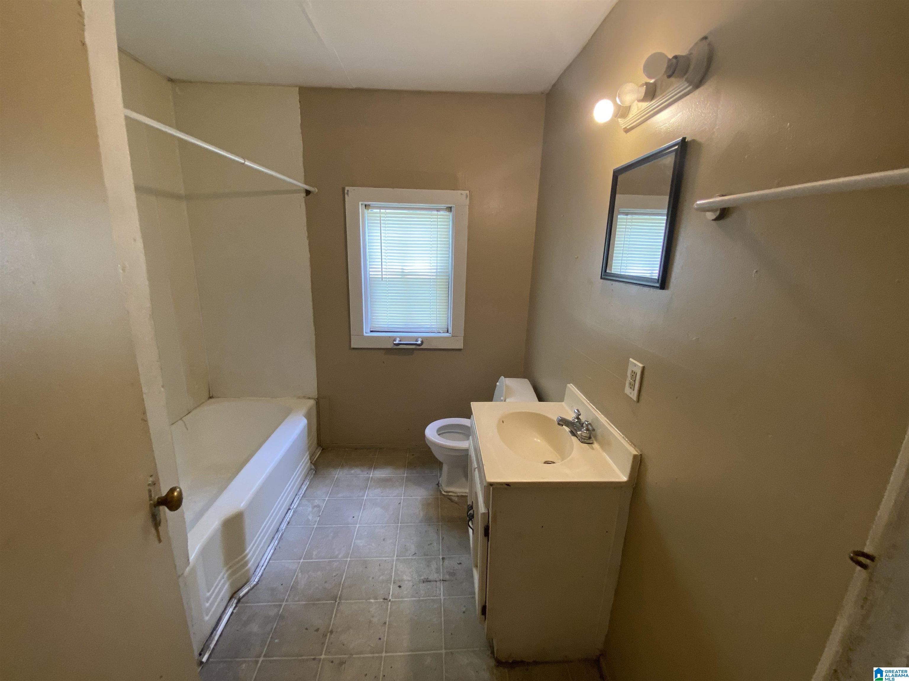 407 South Park Road Southwest Birmingham, AL 35211 - Photo 5 of 14