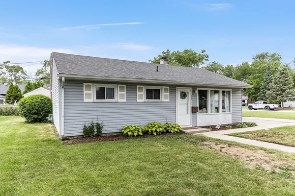 $300,000 | 232 Westgate Drive, Aurora, IL 60506