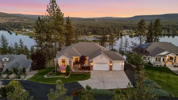 $999,900 | 10599 Lakeside Lane, Nine Mile Falls, WA 99026
