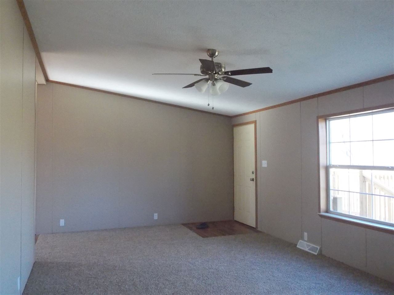 1081 Coxton Road Bedford, IN 47421 - Photo 8 of 25 Gallery Image 8