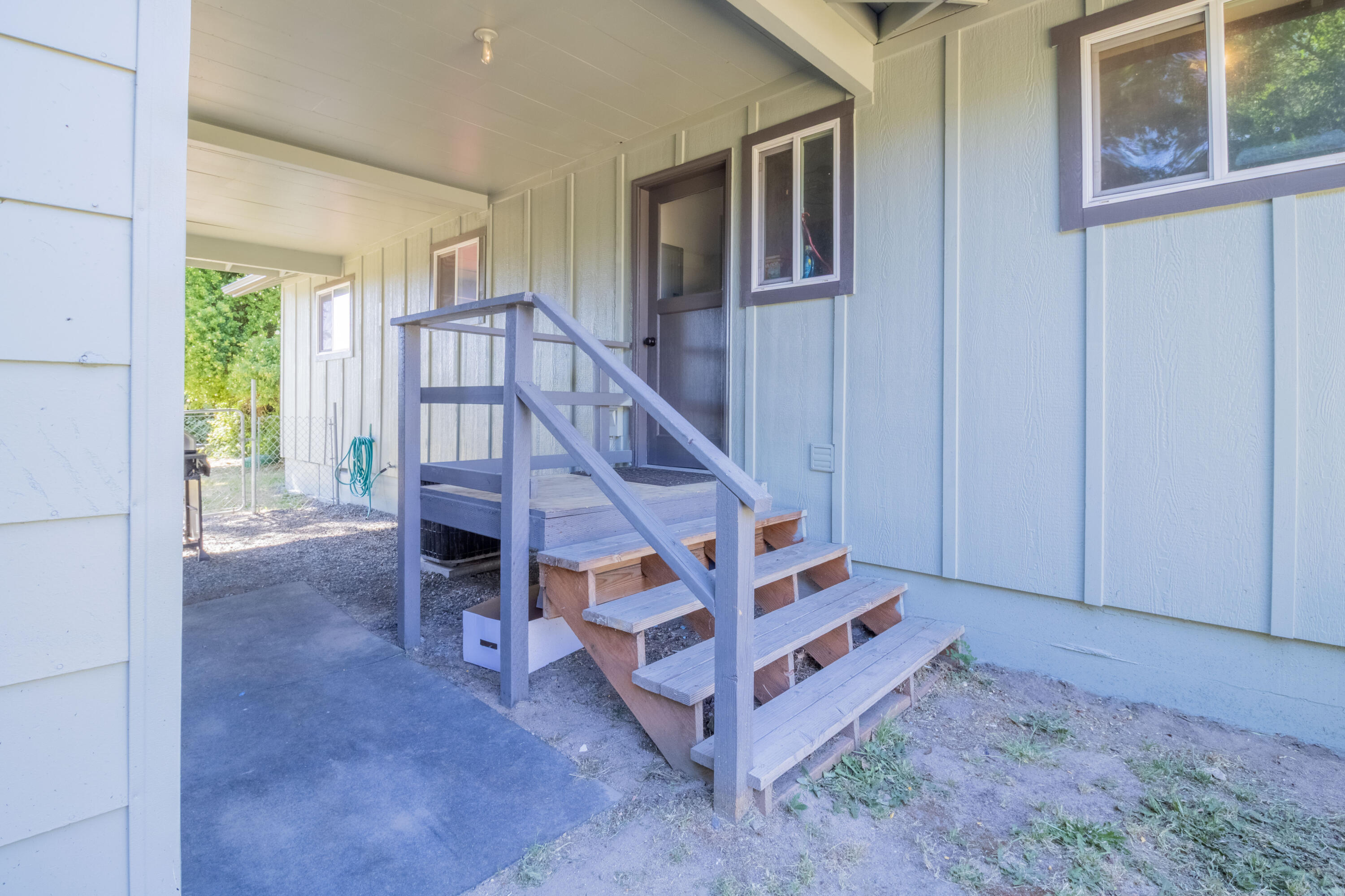 2087 Upper River Road Grants Pass, OR 97526 - Photo 31 of 47 28