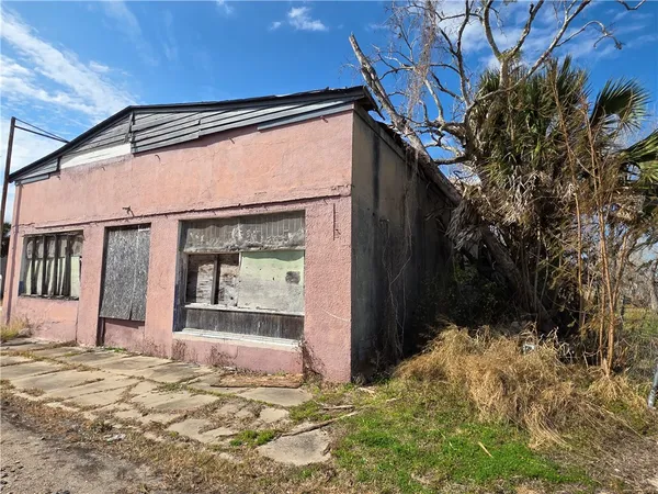 $19,750 | 220 Palmetto Street, Refugio, TX 78377