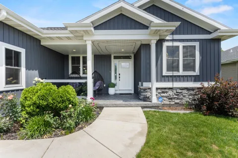 $695,000 | 816 Damascus Trail, Cottage Grove, WI 53527