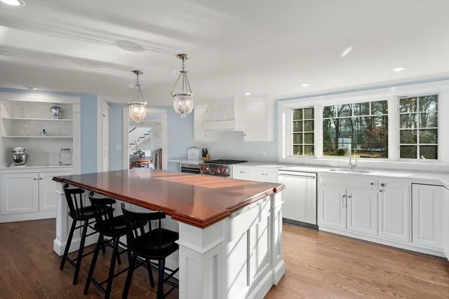 $2,995,000 | 30 Highland Lane, Milton, MA 02186