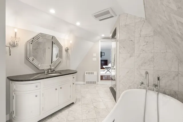 $2,995,000 | 30 Highland Lane, Milton, MA 02186