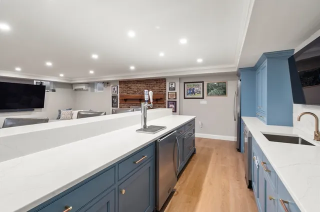 $2,995,000 | 30 Highland Lane, Milton, MA 02186