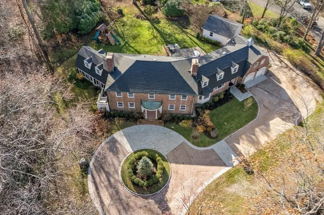 $2,995,000 | 30 Highland Lane, Milton, MA 02186