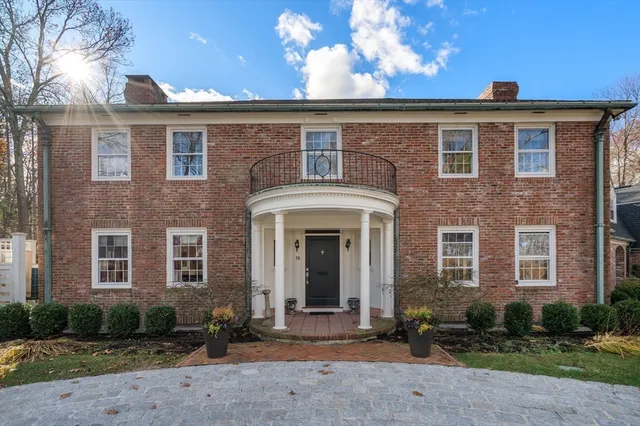 $2,995,000 | 30 Highland Lane, Milton, MA 02186