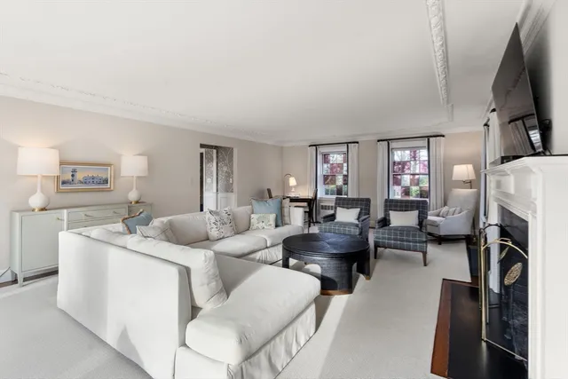 $2,995,000 | 30 Highland Lane, Milton, MA 02186