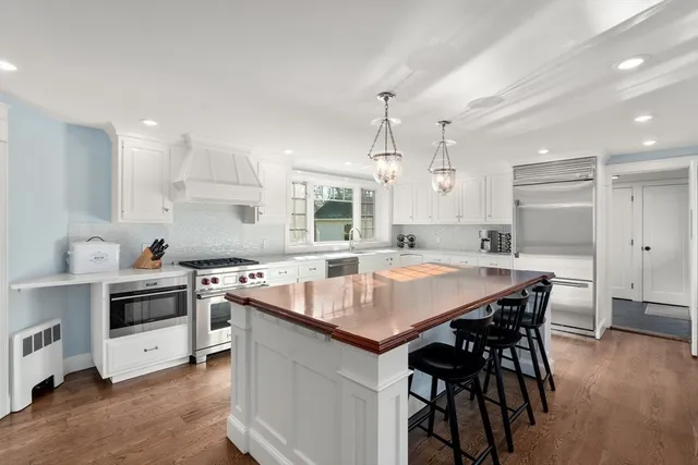 $2,995,000 | 30 Highland Lane, Milton, MA 02186